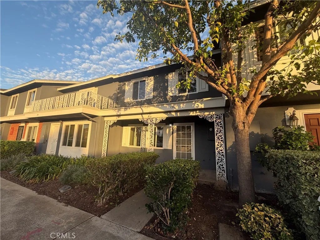 Photo of 136 Lexington LN, Costa Mesa, CA 92626 (MLS # PW26195604)