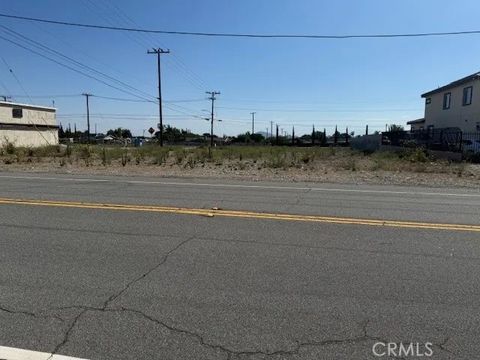 15891 Highland Fontana CA 92336
