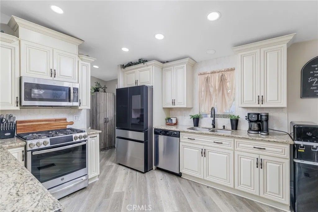 Photo of 913 S Grand Ave #47, San Jacinto, CA 92582 (MLS # SW26022254)