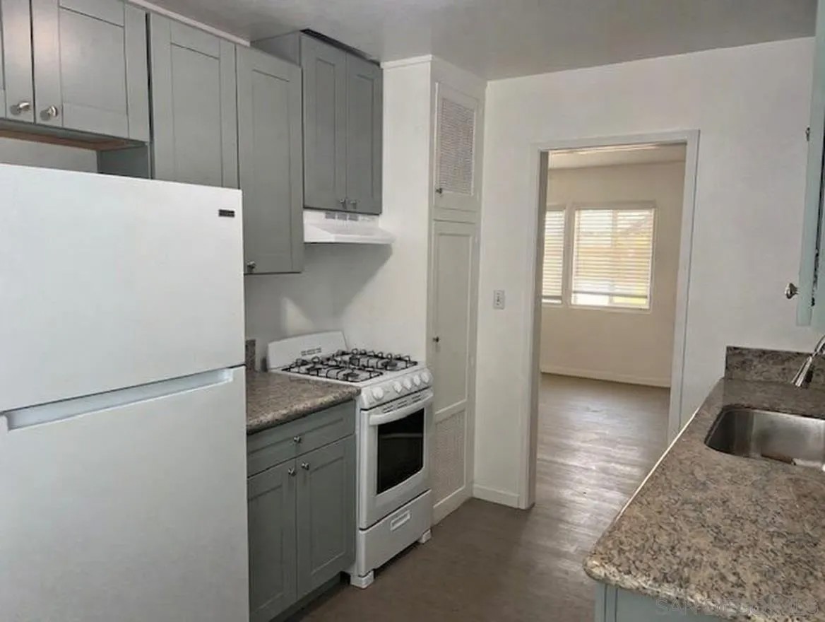 5025-31 Brighton Ave