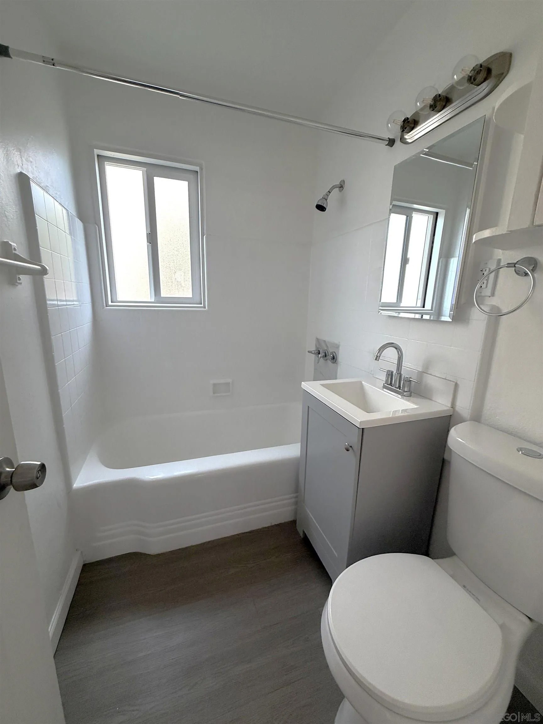 5025-31 Brighton Ave