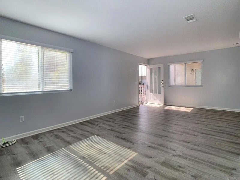 808 jamaica CT