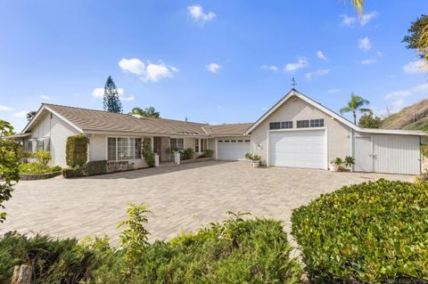 481 Stable Ridge St. El Cajon CA 92019