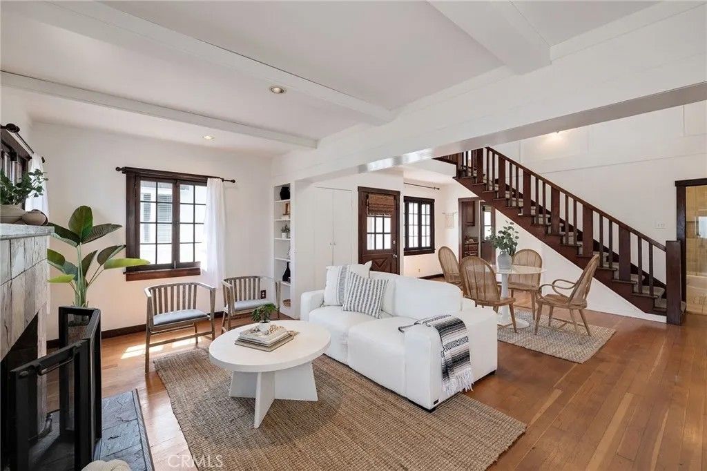 Photo of 525 Manhattan Beach Blvd, Manhattan Beach, CA 90266 (MLS # SB26012633)