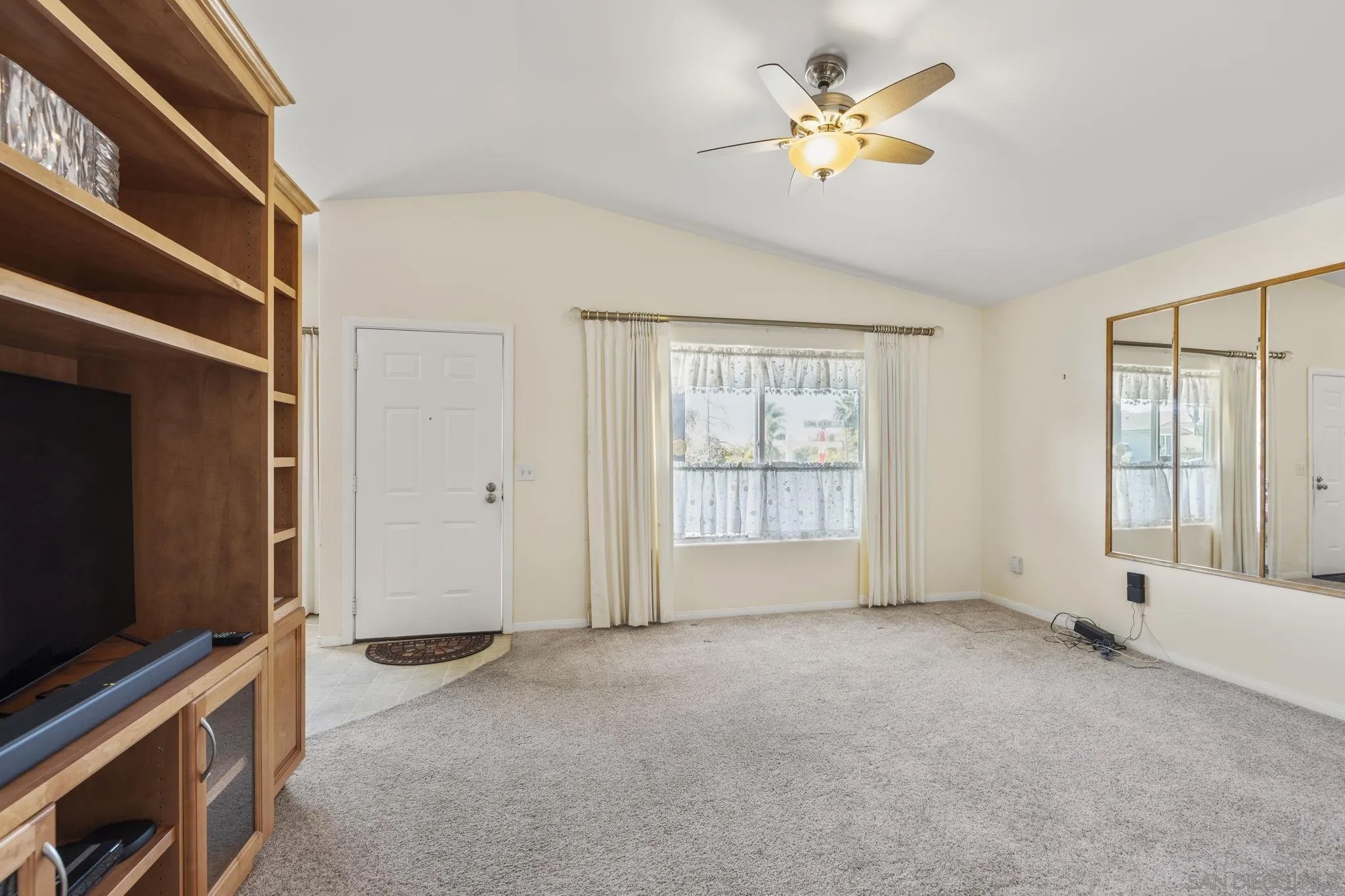 5177 Loma Verde