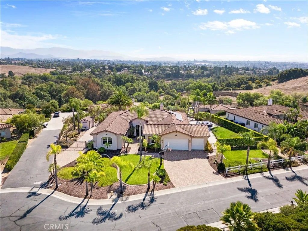 Photo of 169 Mission Oaks Rd, Fallbrook, CA 92028 (MLS # NP25226310)