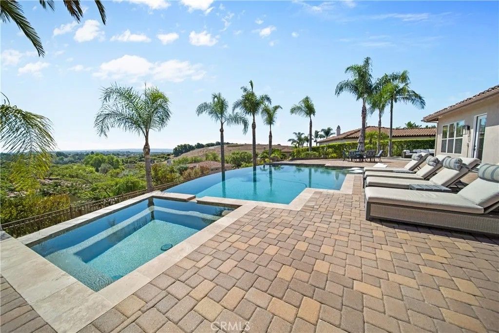 Photo of 169 Mission Oaks Rd, Fallbrook, CA 92028 (MLS # NP25226310)