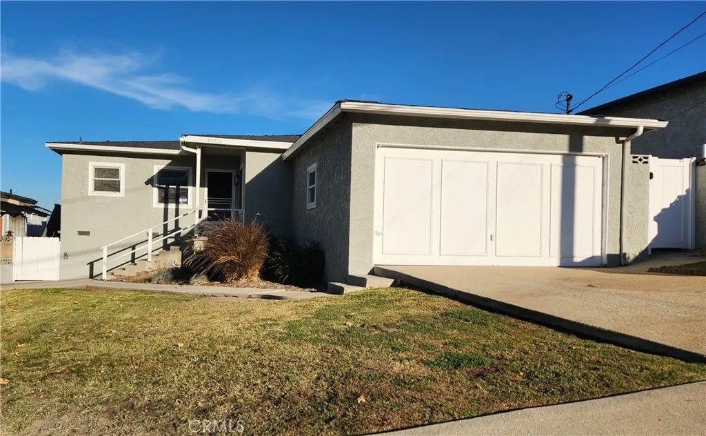 Photo of 25714 Crest Road, Torrance, CA 90505 (MLS # SB26086809)