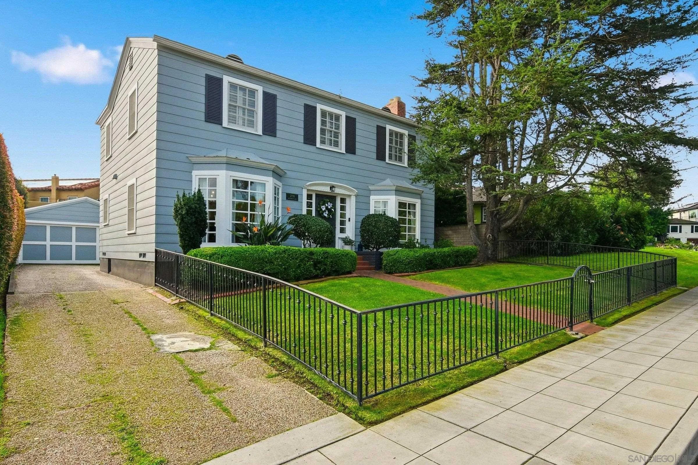 2719 Chatsworth Blvd