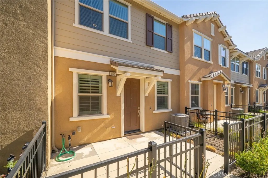 16502 Casa Grande Avenue 102