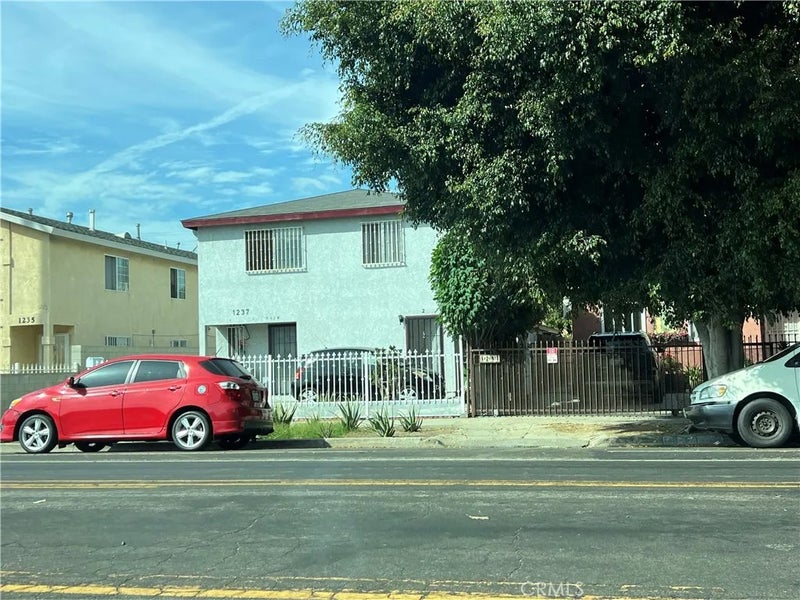 1237 E 28th