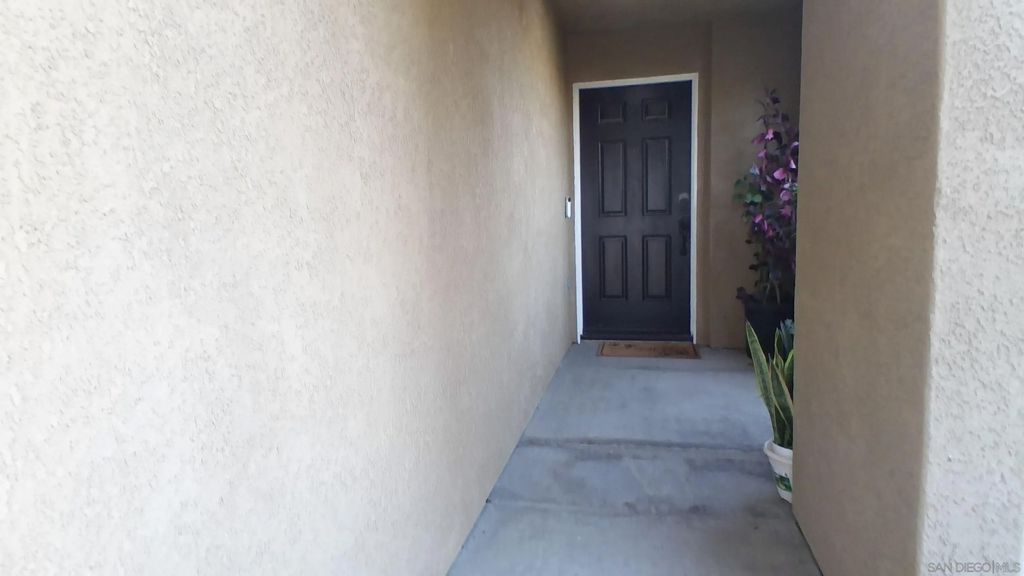 Photo of 843 Caminito Las Olas, Chula Vista, CA 91911 (MLS # 250045759)
