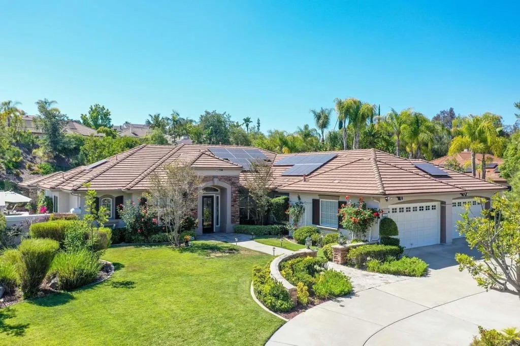 2209 Eucalyptus Ave
