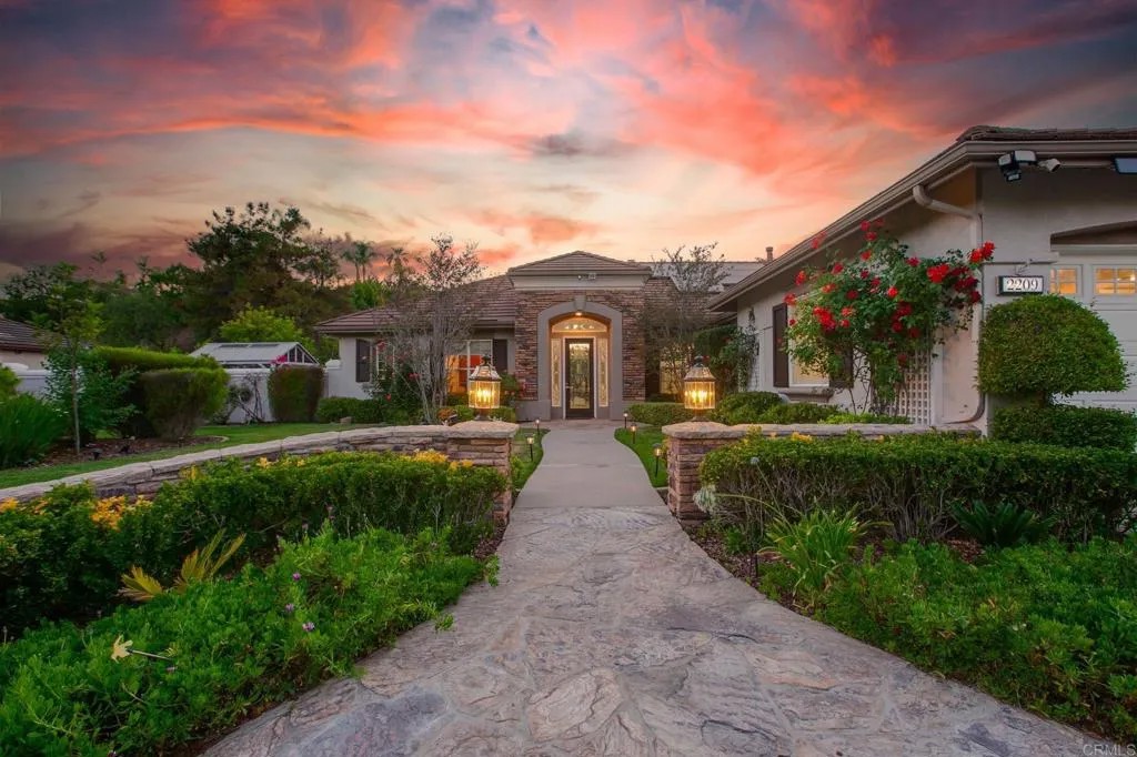 2209 Eucalyptus Ave