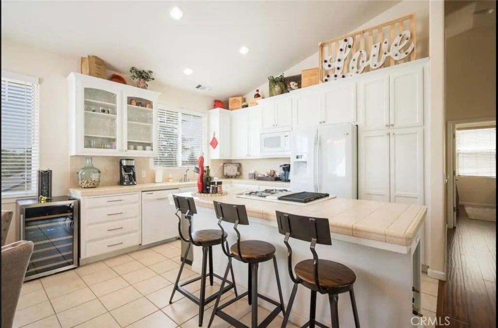 Photo of 427 Olive Street, Paso Robles, CA 93446 (MLS # NS26033226)