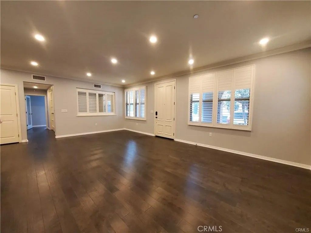 Photo of 76 Mayfair, Irvine, CA 92620 (MLS # OC26084573)