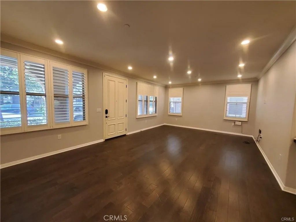 Photo of 76 Mayfair, Irvine, CA 92620 (MLS # OC26084573)