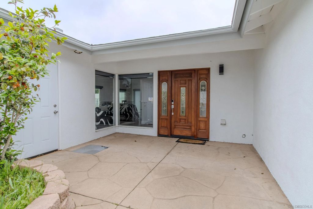 Photo of 619 S Midway Dr, Escondido, CA 92027 (MLS # 250030665)