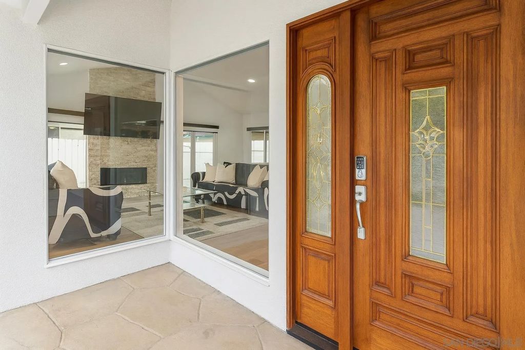 Photo of 619 S Midway Dr, Escondido, CA 92027 (MLS # 250030665)