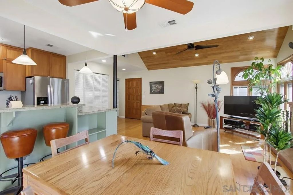 Photo of 1059 Agate St #A, San Diego, CA 92109 (MLS # 250045377)