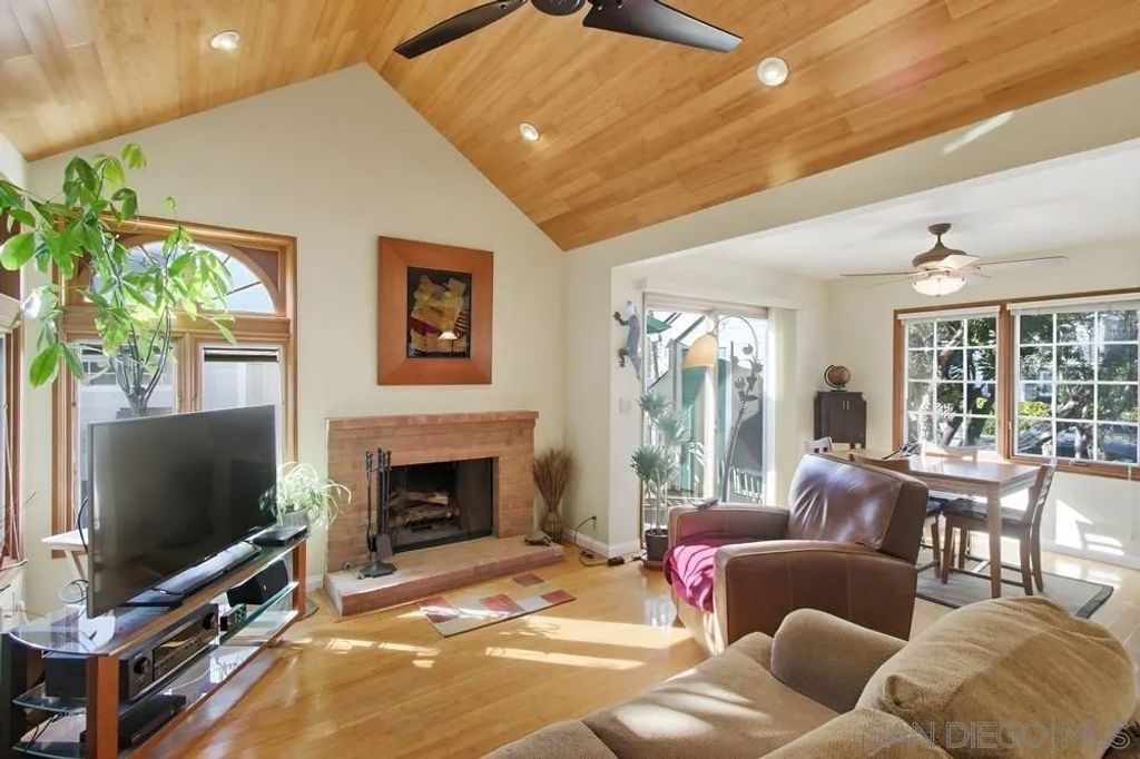 Photo of 1059 Agate St #A, San Diego, CA 92109 (MLS # 250045377)