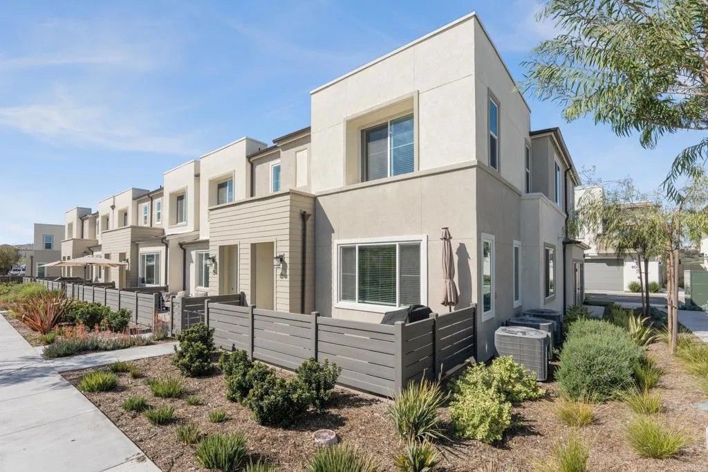 Photo of 808 Mateo Street #6, Chula Vista, CA 91911 (MLS # PTP2601285)