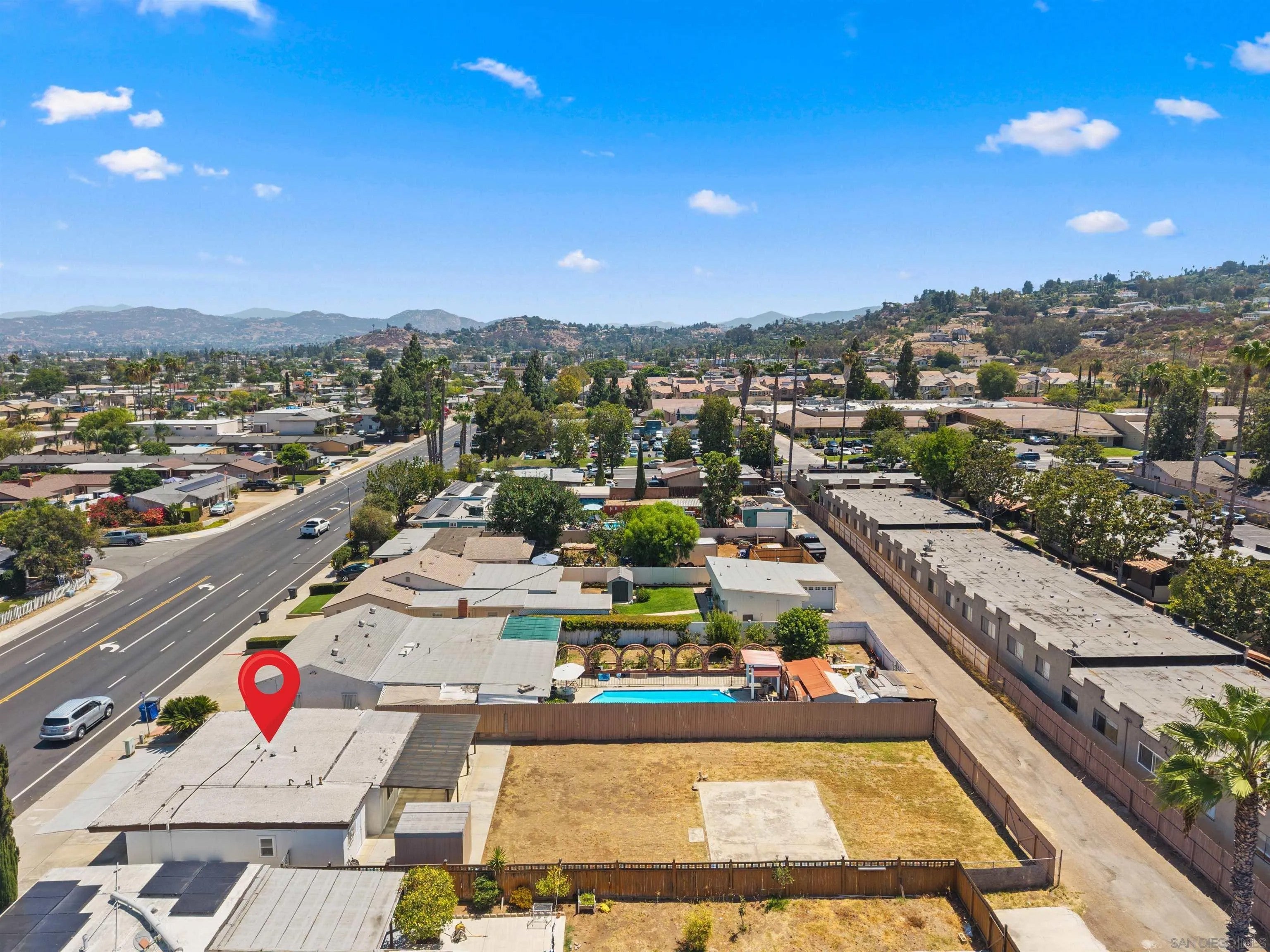317 W Chase Ave West