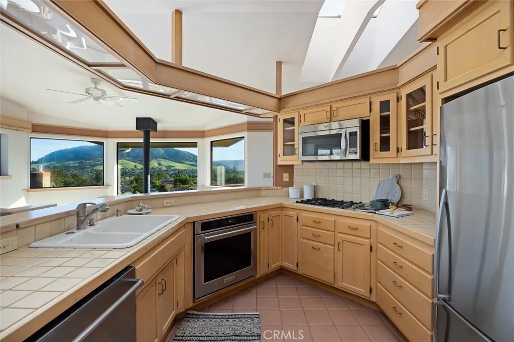 957 Skyline Drive