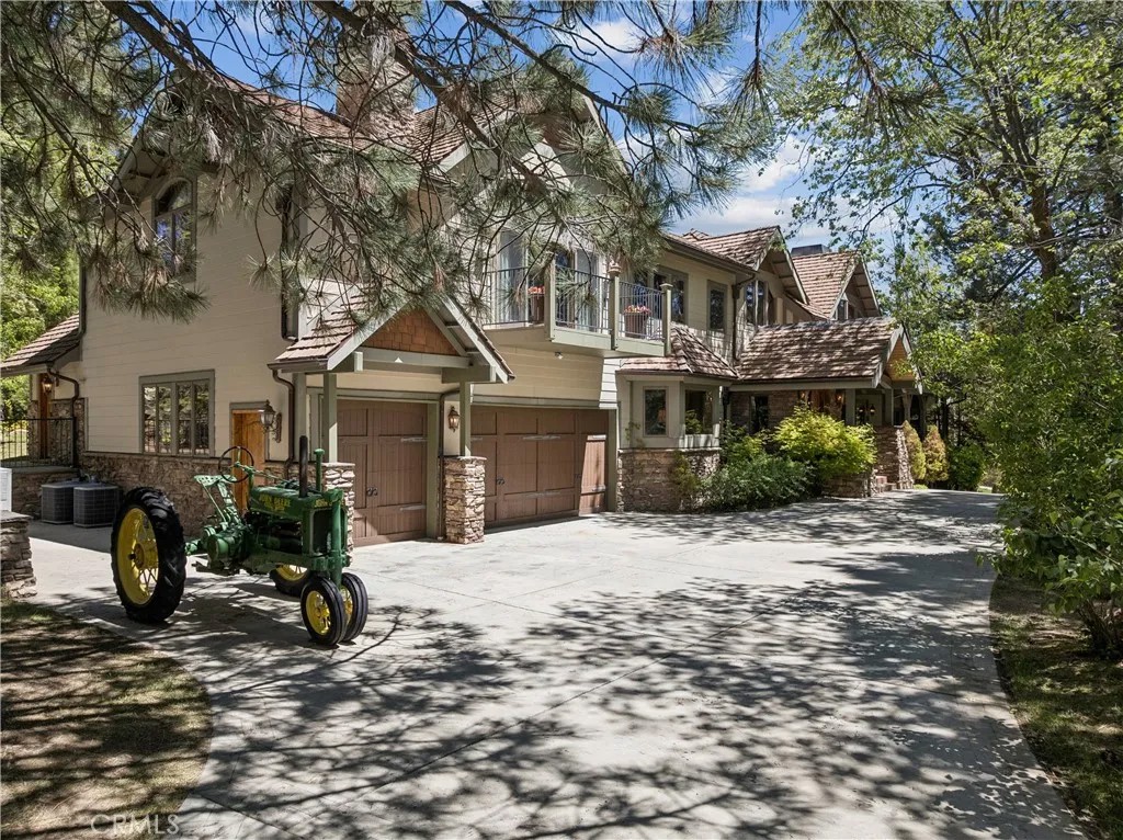 32310 Hummingbird Court