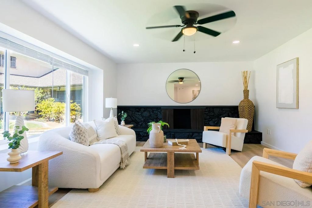 Photo of 279 Coralwood Ct, Chula Vista, CA 91910 (MLS # 260008372)