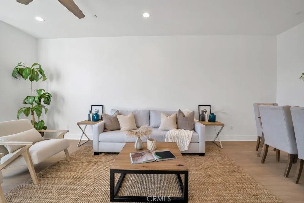 Photo of 10832 W Riverton Court, Toluca Lake, CA 91602 (MLS # SR26088747)