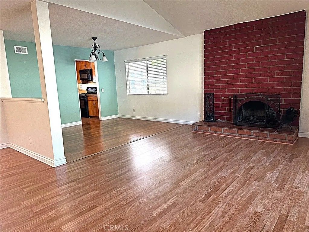 Photo of 3033 Amigos Drive, Burbank, CA 91504 (MLS # SR26033974)