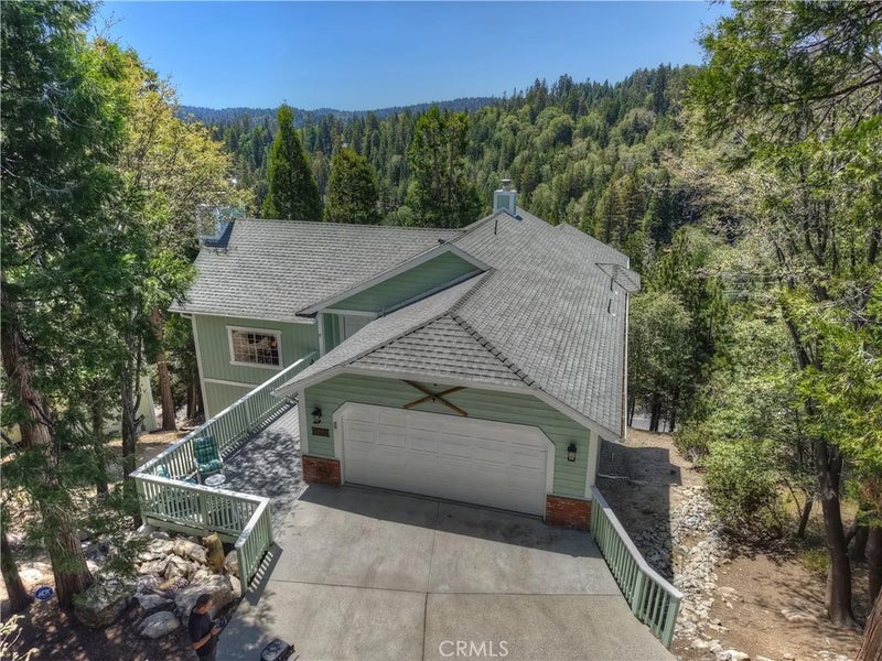 27392 Peninsula Drive