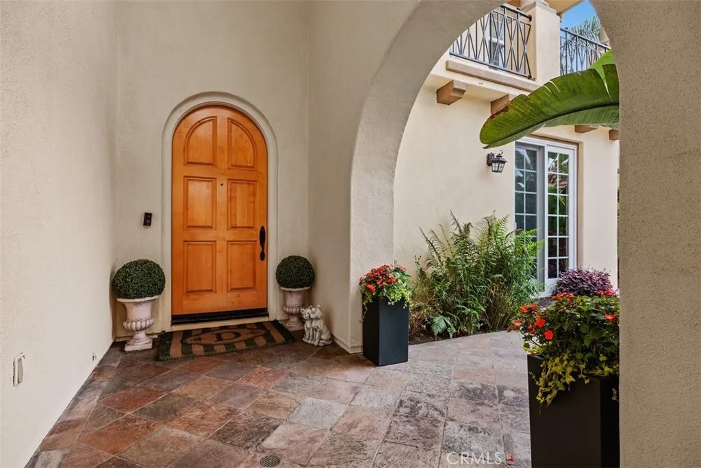 3219 Avenida La Cima