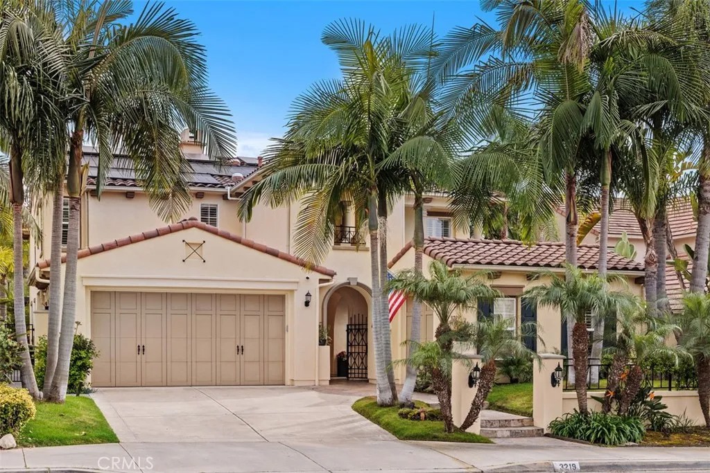 3219 Avenida La Cima