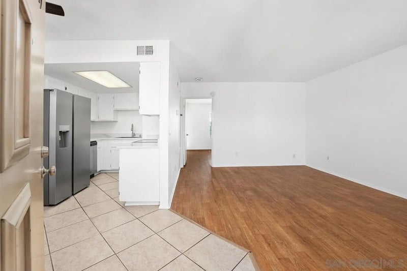 4240 Menlo Ave 19