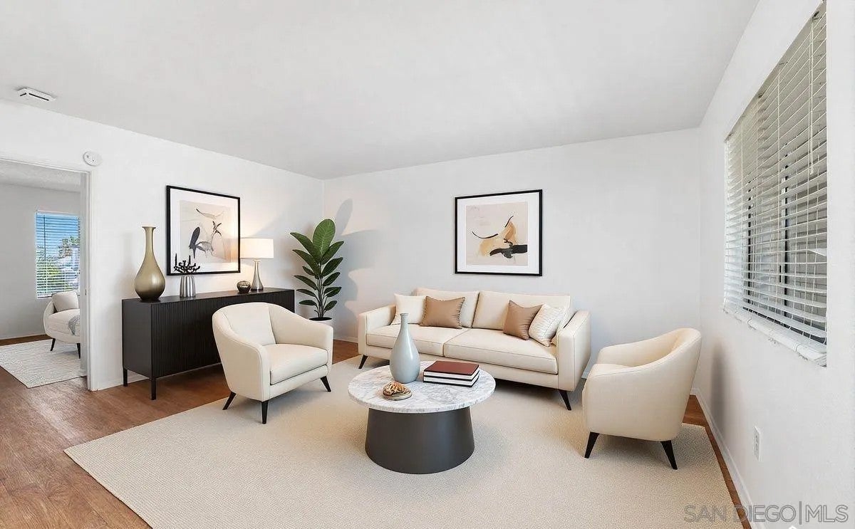 4240 Menlo Ave 19