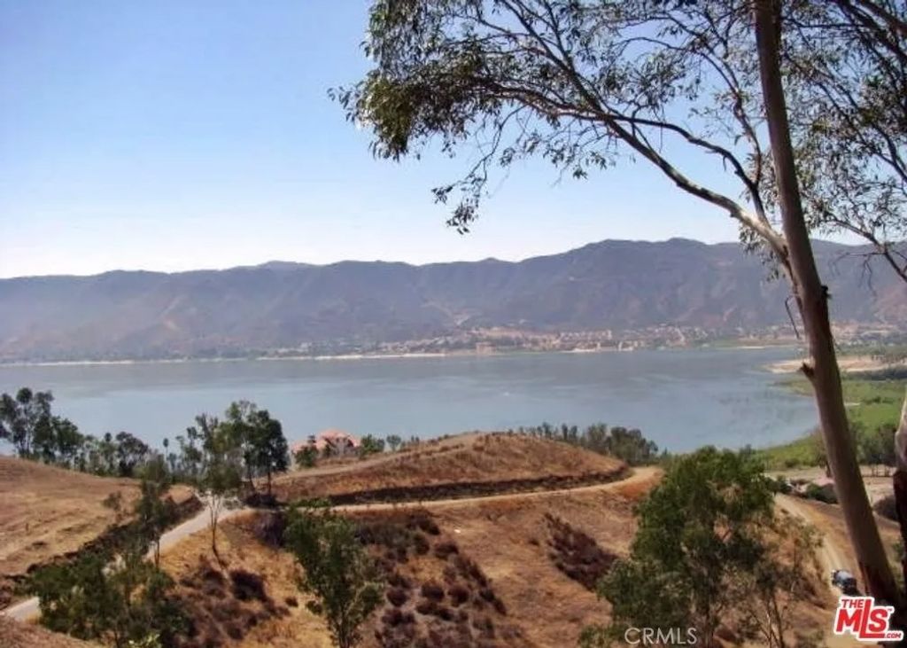 Photo of 17449 Sunnyslope, Lake Elsinore, CA 92530 (MLS # DW25253232)