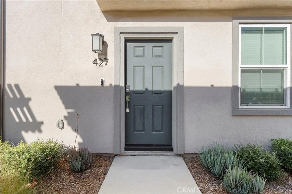 Photo of 427 Carina Gln, Escondido, CA 92025 (MLS # PW25259570)