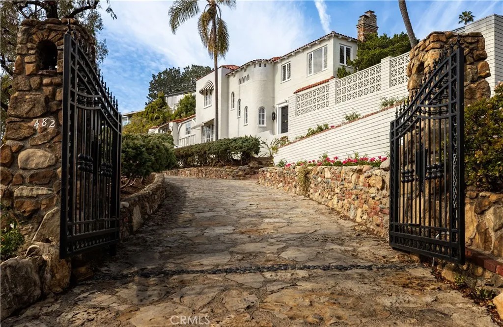 482 High Drive