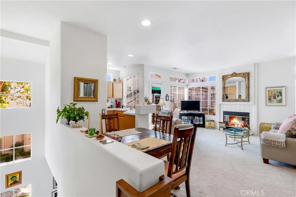 218 SW Shorebreaker Drive Southeast