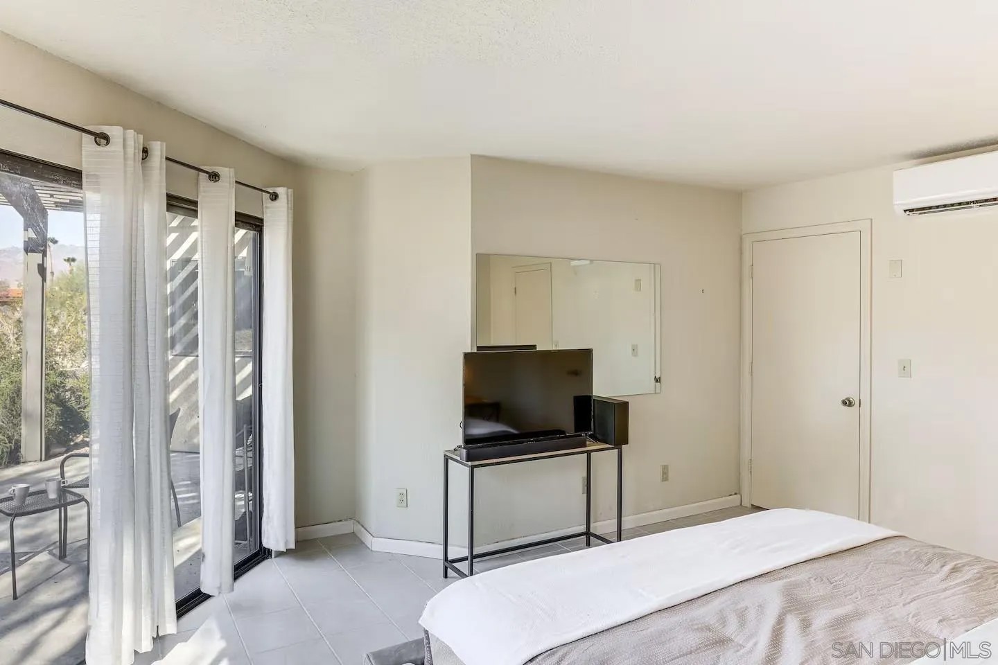 1618 Las Casitas Dr