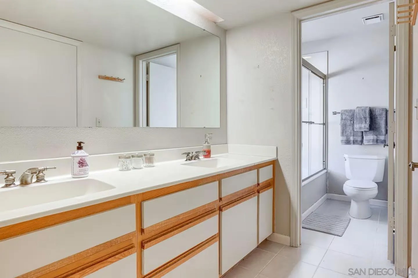1618 Las Casitas Dr