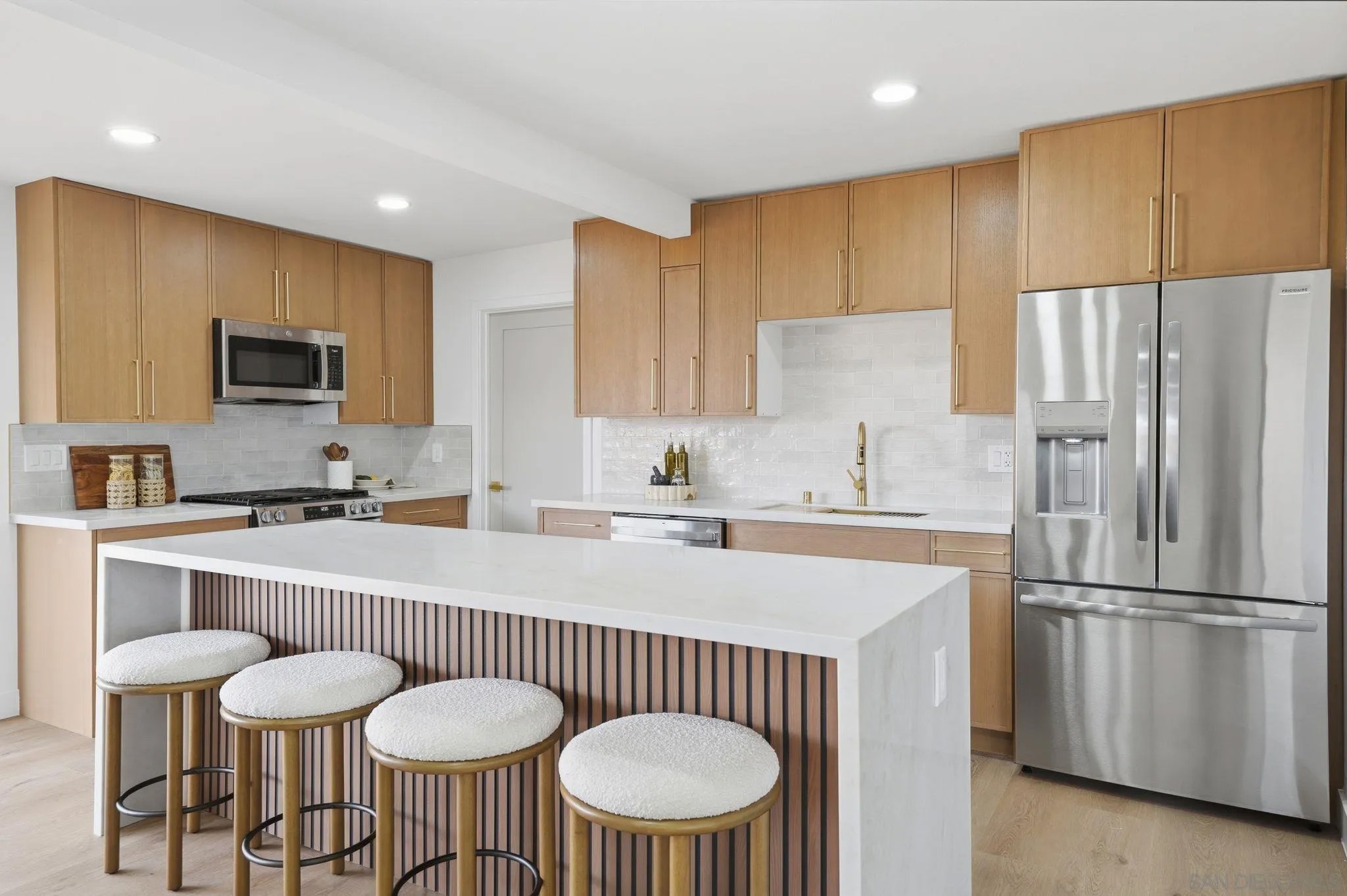 5135 New Haven