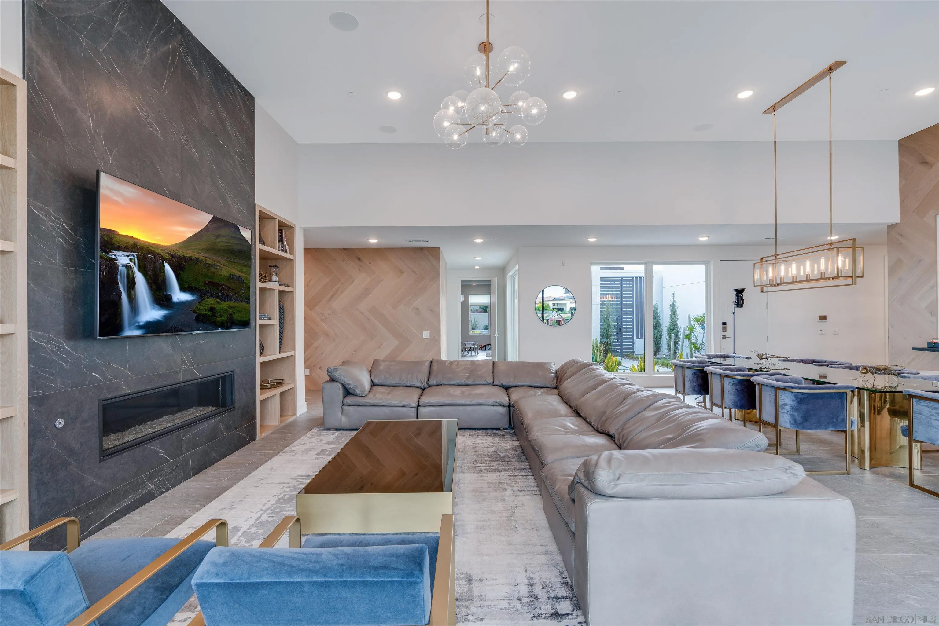 5384 Aurora Summit Trl