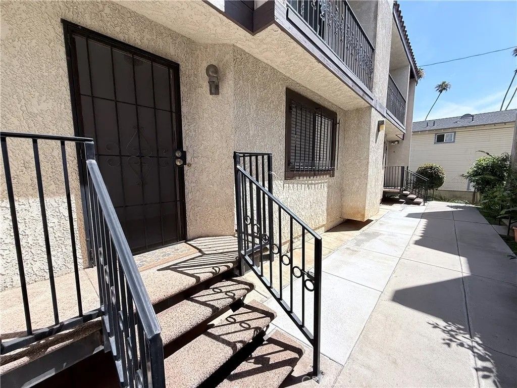 Photo of 1712 S 6th Street #5, Alhambra, CA 91803 (MLS # AR26088503)