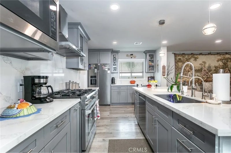 9721 Blandwood