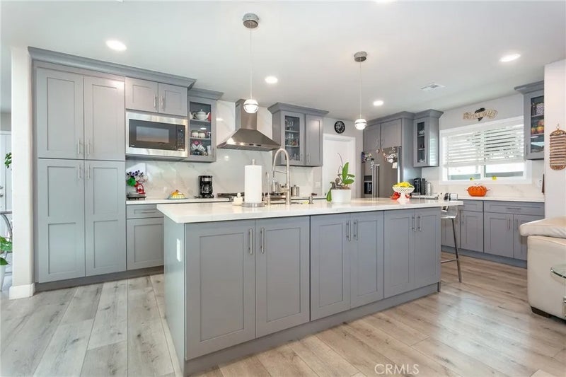 9721 Blandwood