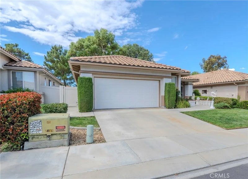 1725 Fairway Oaks Avenue