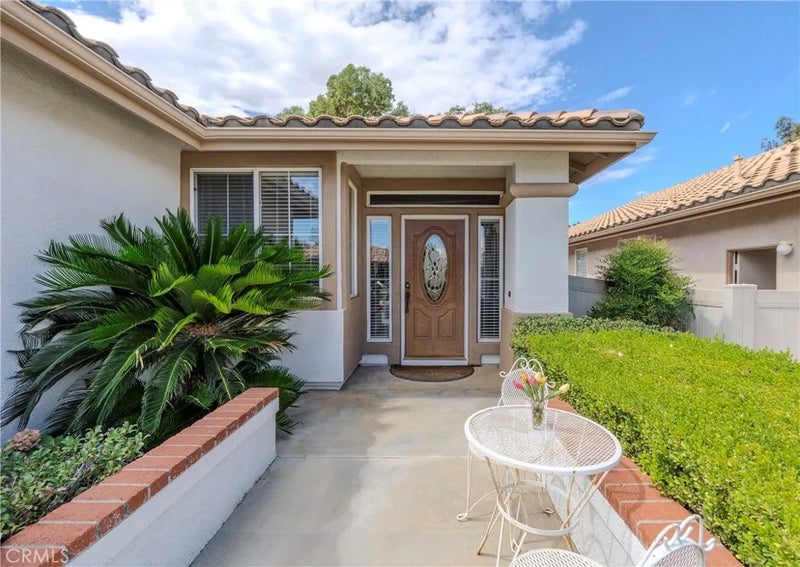 1725 Fairway Oaks Avenue